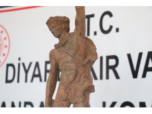 Roma Dönemine Ait Heykeli Satmak İsterken Yakalandılar