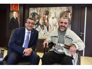 Kaza Yapan Belediye İşçisi Hastane Çıkışı Başkan Öz’ü Ziyaret Etti