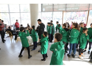 Minik Yüreklerden Elazığ’a Yardım