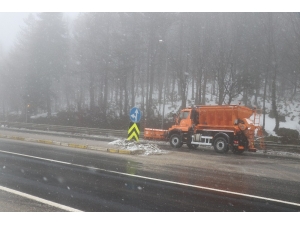 Bolu Dağı’nda Kar Yağışı Ve Sis Etkili Oluyor