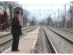 Bu Şehirden Tren Geçiyor Ama Kimse Bilmiyor