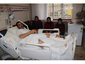 Depremde Panikle Pencereden Atladı, İki Bacağını Kırdı