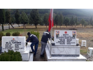 Payas Şehitliği Çiçeklendiriliyor