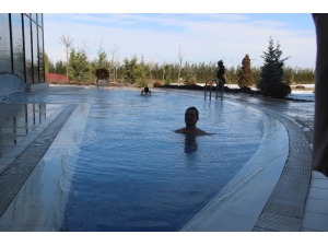 Eksi 10 Derecede Termal Havuz Keyfi