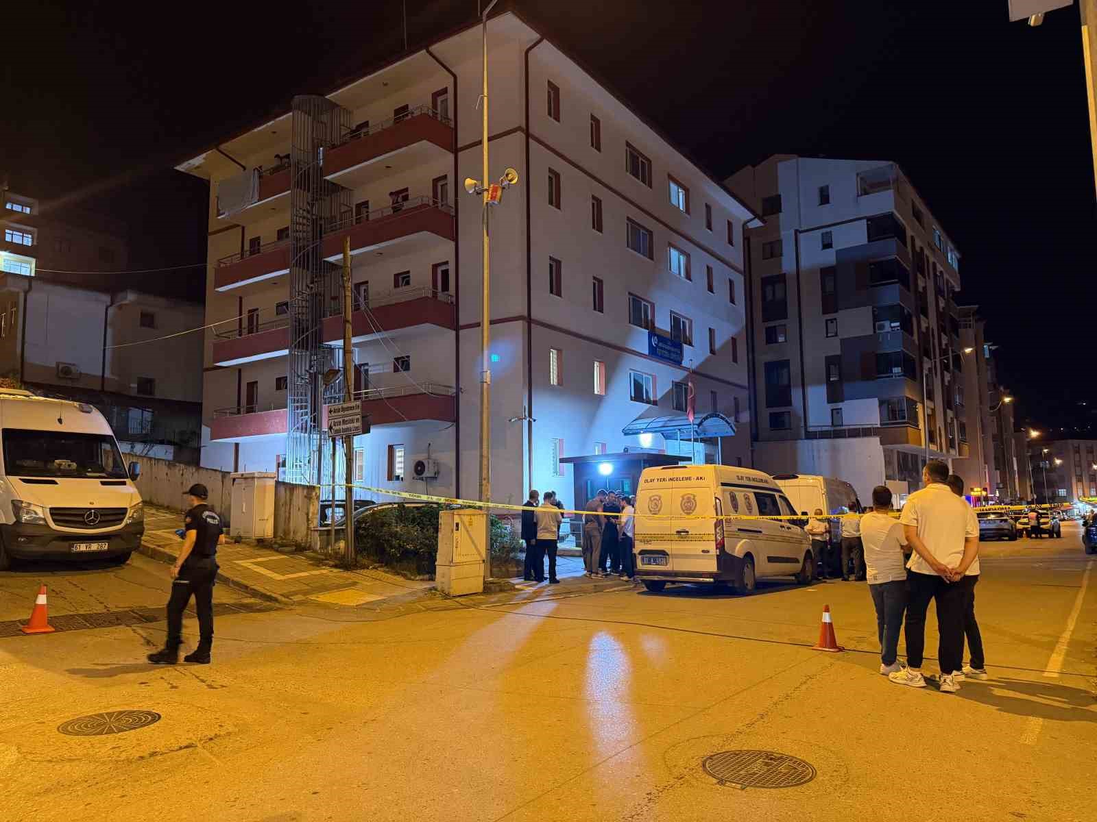 arsin-de-otoparktaki-araclarin-uzerine-insansiz-hava-araci-dustu