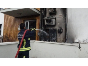 Klima Ünitesinde Çıkan Yangın Turistleri Korkuttu