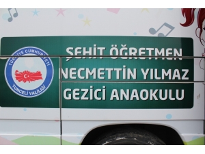 Şehit Öğretmen Adına Yapılan Gezici Okul, Depremzede Çocuklar İçin Görevde