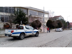 Şiddetli Fırtına Malkara Kültür Sarayı Çatısına Hasar Verdi