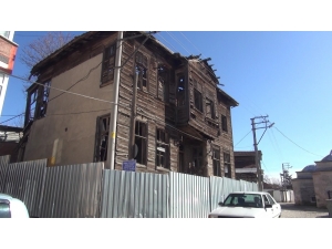 Edirne’de Metruk Binalar Tehlike Saçıyor