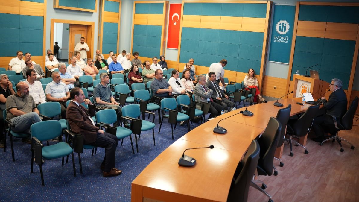 yonetici-liderlik-egitim-programinda-yapay-zeka-ele-alindi