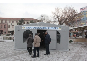 Malatya’da Deprem Başvuru Çadırı Açıldı