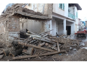 Malatya’da 5 Bin 950 Deprem Çadırı Kuruldu