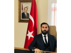 İzol’dan Türk Bayrağını Yırtan Yunan Vekile Sert Tepki