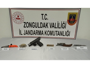 Üzerinden Cephanelik Çıktı