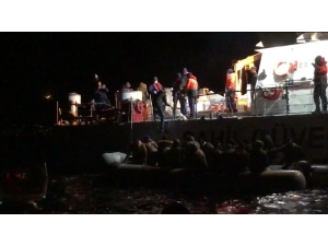 İzmir’de 30 Kaçak Göçmen Yakalandı