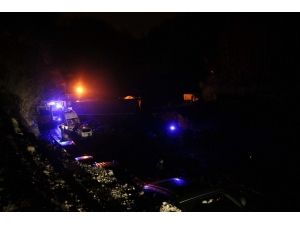 Maden Ocağına Göçük; 2 İşçi Mahsur Kaldı