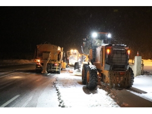 Kızıldağ Kar Ve Tipi Nedeniyle Araç Ulaşımına Kapandı