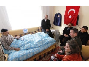 Erciş’te Protokol Üyelerinden Gazi Ve Şehit Yakınlarına Ziyaret