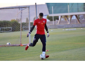 Berke Kaya Profesyonel Oldu