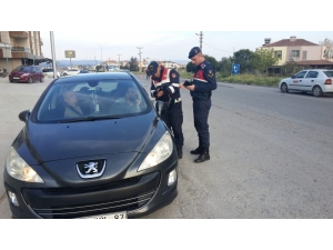 Jandarma 70 Aranan Şahsı Yakaladı