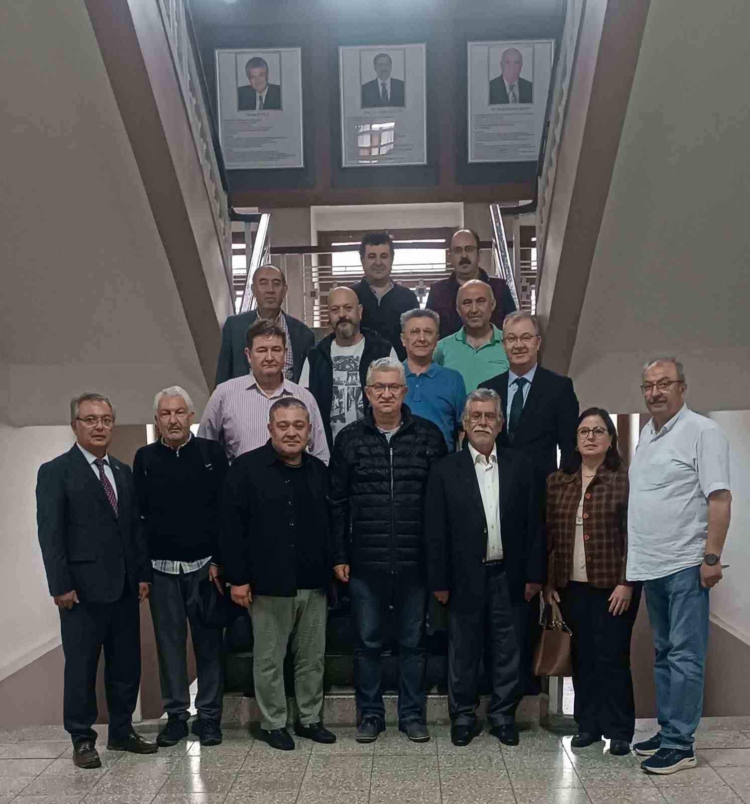 afyon-lisesi-mezunlari-dernegi-ilk-kongresini-yapti
