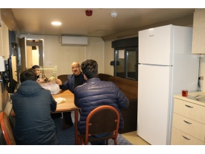 Depremzedelerin Gündüz Vakti Vagonlarda Yaşamları