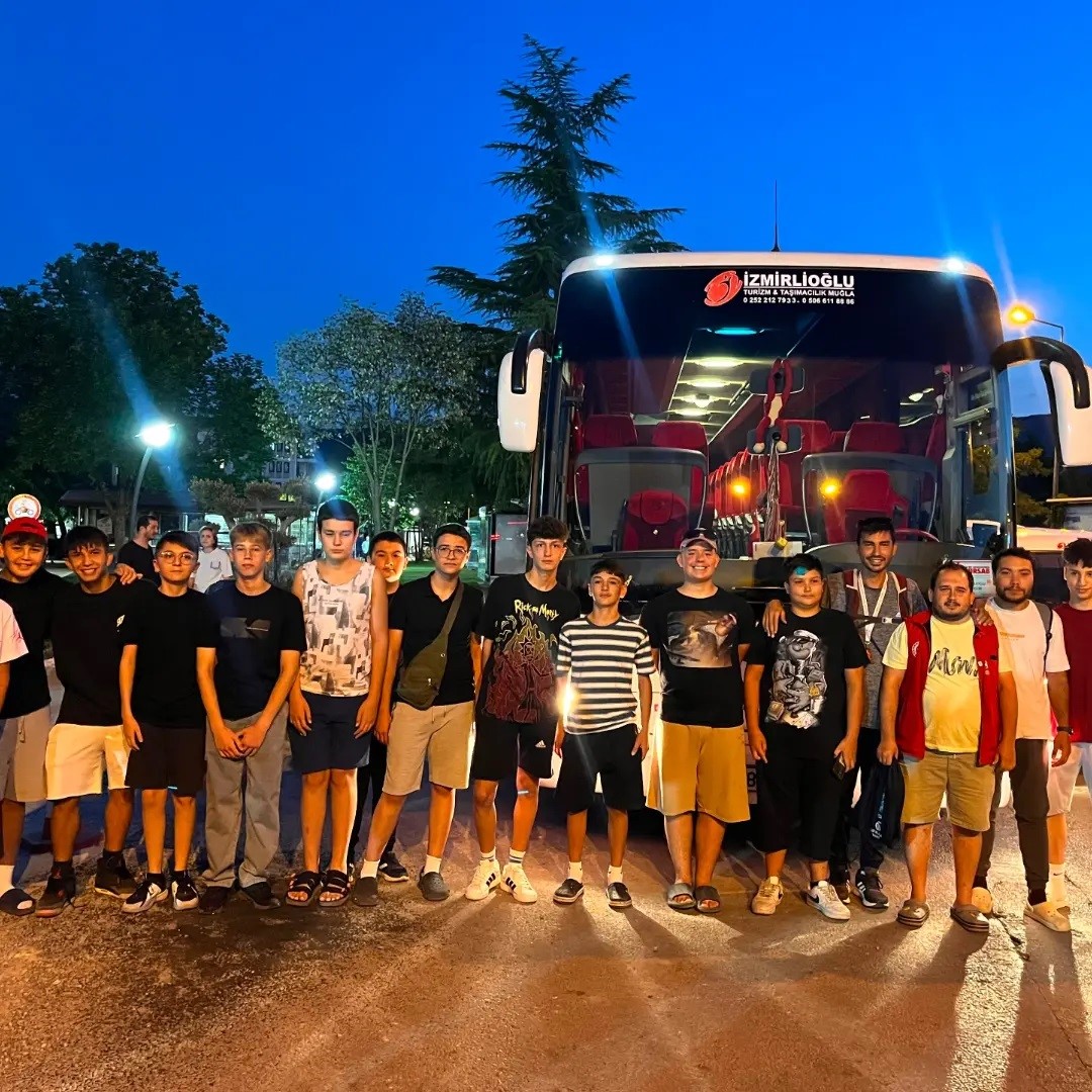 menteseli-gencler-akdeniz-in-maviliginde-bulusmak-icin-yola-cikti