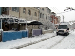 3 Kişi Karbonmonoksit Gazından Zehirlendi