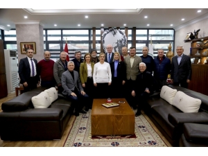 Mahalle Muhtarları Başkan Kurt’u Ziyaret Etti