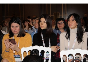 Türk Doktordan Ukraynalı Kadın Doğum Uzmanlarına ‘Kadın Hastalıkları’ Semineri