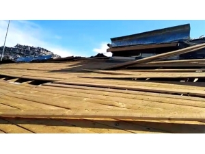 Çamlıyayla’da Öğrenci Yurdunun Çatısı Uçtu