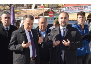 Elazığ Depreminde Hayatını Kaybedenler Dualarla Anıldı