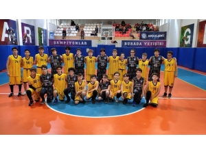 Kazanan Dostluk Oldu