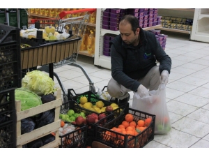 Esnafın Bağışladığı Meyve Ve Sebze Yüzleri Güldürdü