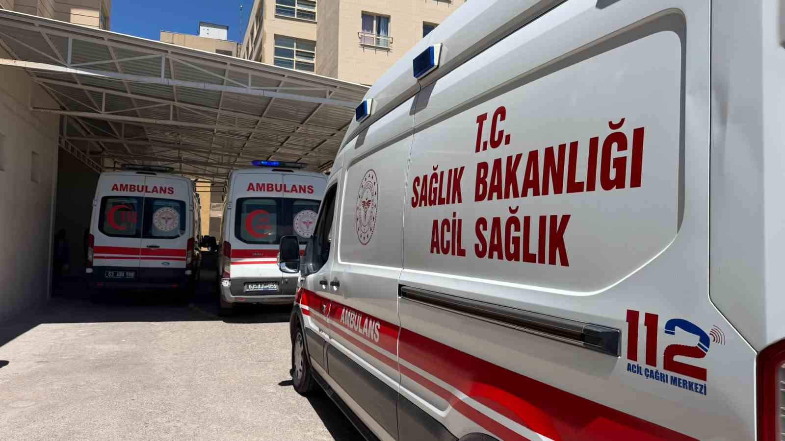 duzce-deki-findik-iscilerini-tasiyan-patpat-kazasinda-olen-4-kisiden-2-si-siverek-te-defnedildi