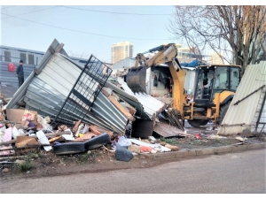 Stadyum Çevresinde Hurda Temizliği