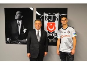 Beşiktaş, Hasic İle 4.5 Yıllık Sözleşme İmzaladı
