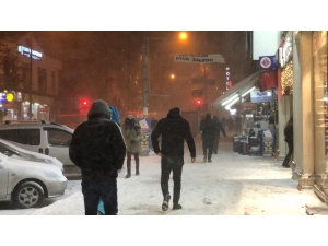 Kars’ta Kar Ve Tipi Hayatı Olumsuz Etkiledi