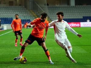 Süper Lig: Medipol Başakşehir: 3 - Gençlerbirliği: 1 (Maç Sonucu)
