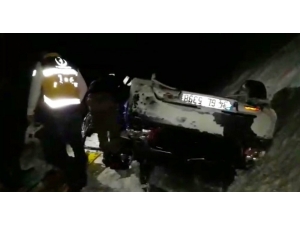 Virajı Alamayan Otomobil Şarampole Yuvarlandı: 4 Yaralı