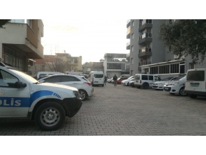 İzmir’de Bir Kadın Uğradığı Silahlı Saldırıcı Sonucu Ağır Yaralandı