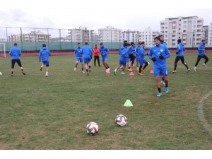 Karaköprüspor Hazırlıklarını Sürdürüyor