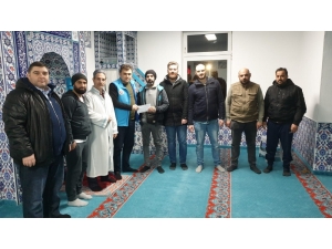 Suriyeli Mültecilerden Elazığ Ve Malatya’daki Depremzedelere Yardım