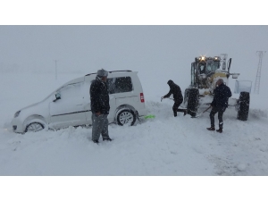 Muş’ta Karda Mahsur Kalan 20 Kişi Kurtarıldı