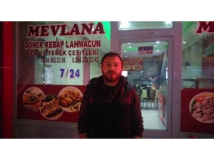 Çatıda Biriken Kar Çığ Gibi Düştü