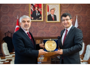 Yeni Dünya Vakfı Genel Başkanı Göksu’dan Rektör Taş’a Ziyaret