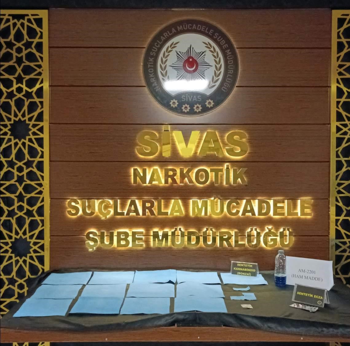 kagida-emdirilmis-32-bin-kullanimlik-uyusturucu-ele-gecirildi