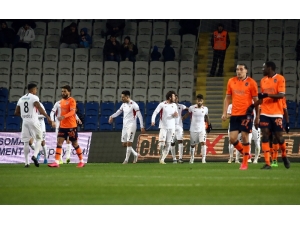 Başakşehir Kalesini Gole Kapatamıyor!