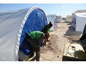 İdlibli Ailelere Çadır Ve Barınma Desteği