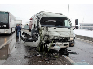 Çekici İle Halk Otobüsü Çarpıştı: 6 Yaralı